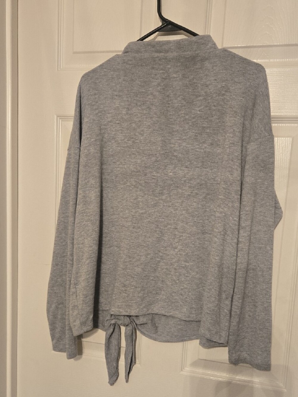 Simply Vera Vera Wang Light Gray Mock Neck Tie-Hem Sweater XL - Picture 2 of 4